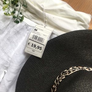 Pants - NWT White linen pants from Italy ๐ฎ๐น Pants - NWT White linen pants from Italy ๐ฎ๐น